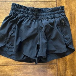 Lululemon size 6 shorts